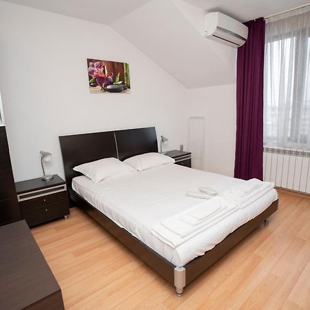 פטריך Guest House Traikovi מראה חיצוני תמונה