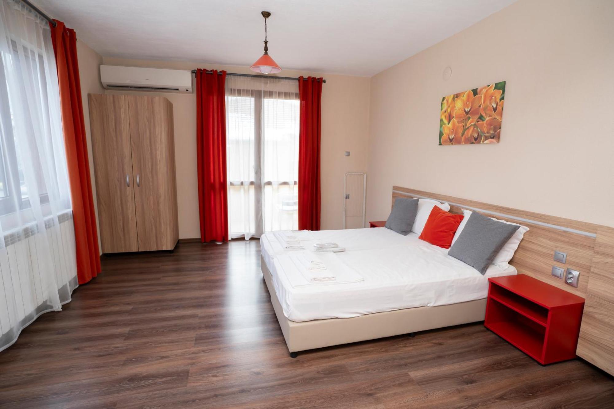 פטריך Guest House Traikovi מראה חיצוני תמונה