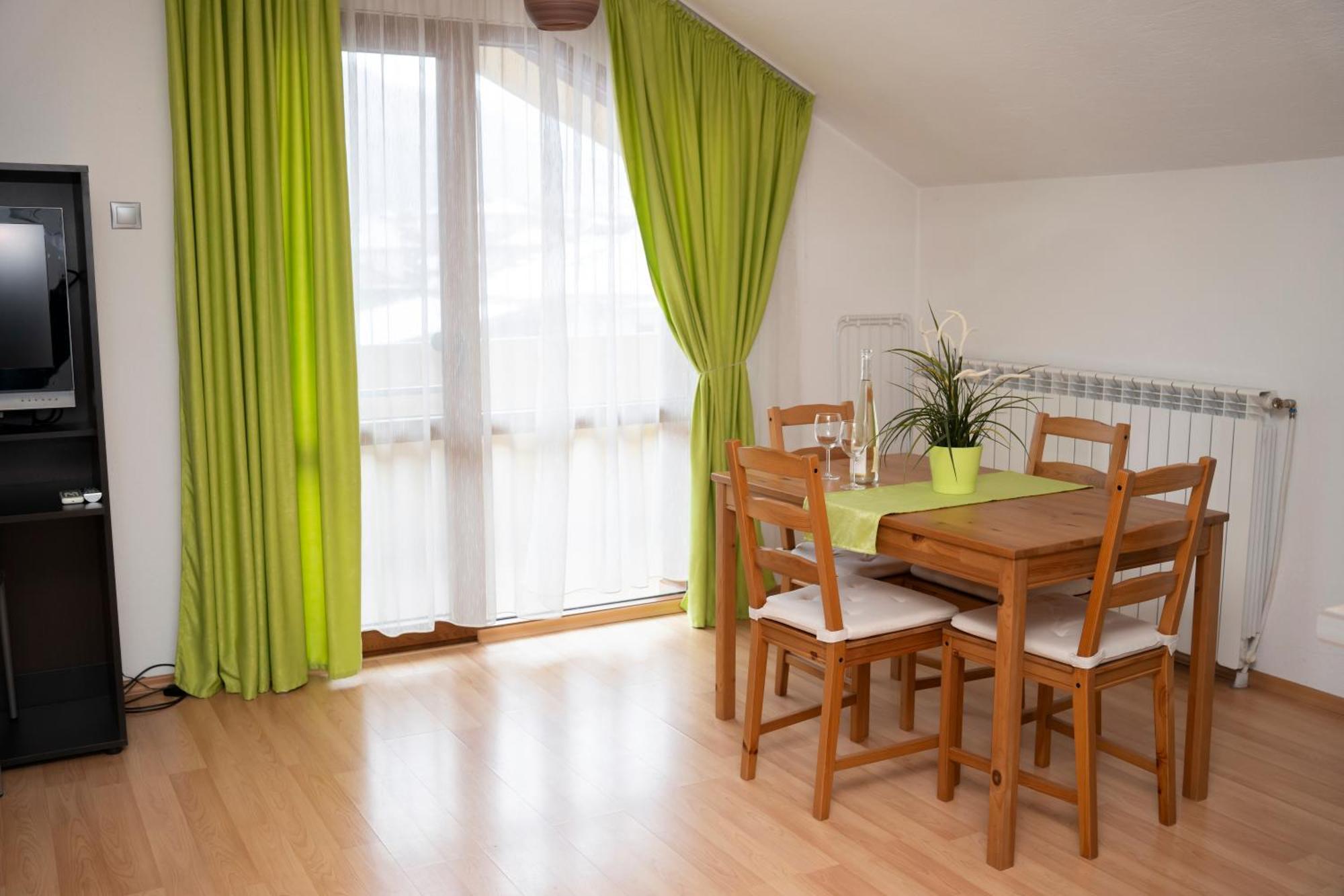 פטריך Guest House Traikovi מראה חיצוני תמונה