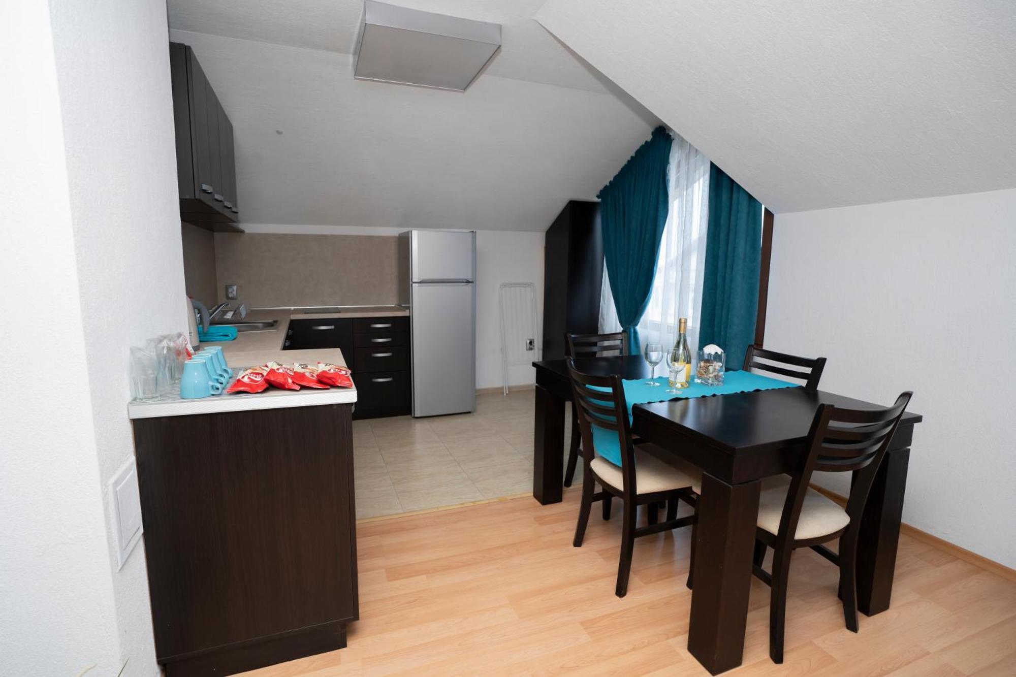פטריך Guest House Traikovi מראה חיצוני תמונה
